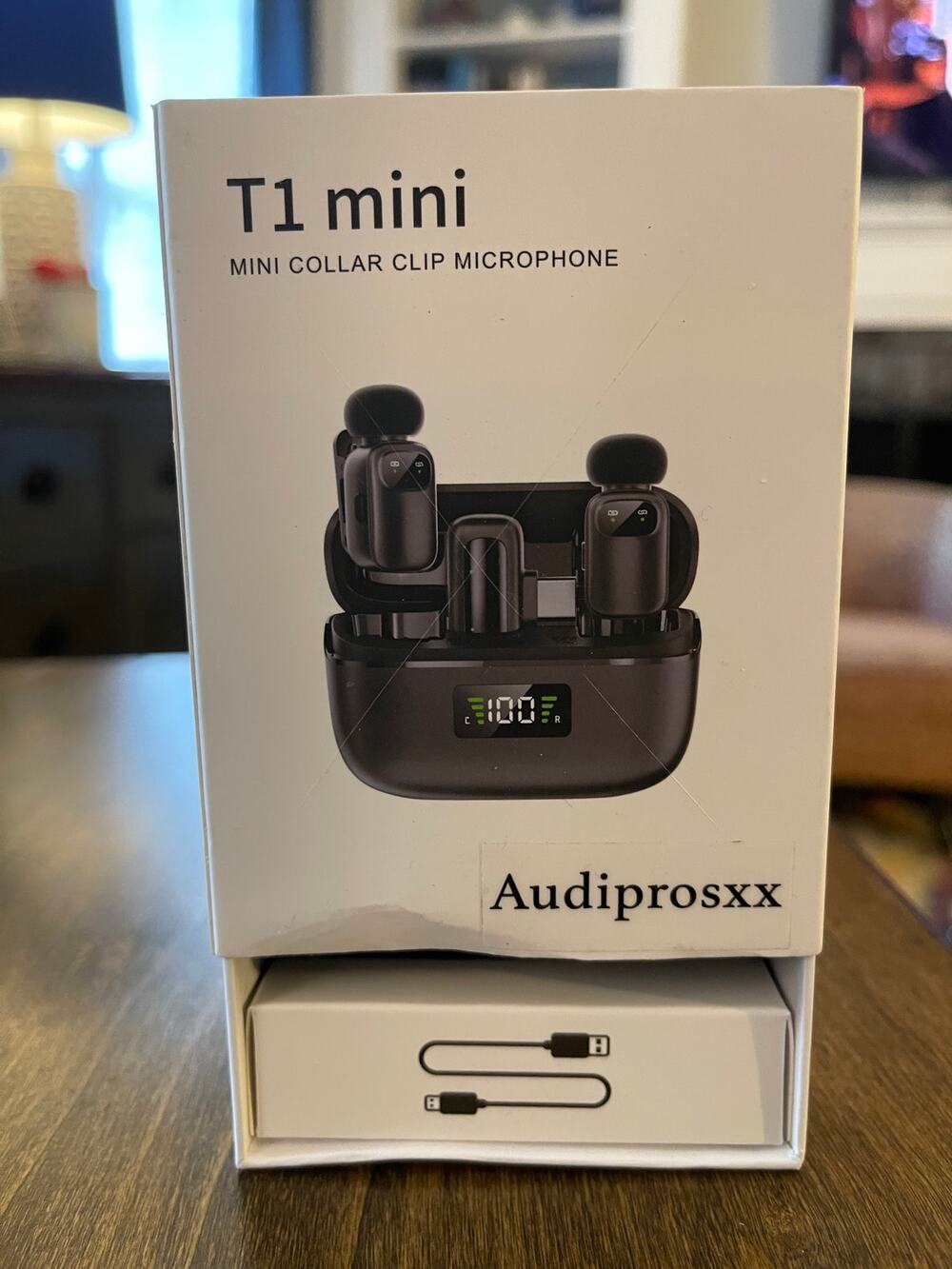 T1 Mini Microphones collar clip Wireless Android/PC/Tablets Charging Case NEW